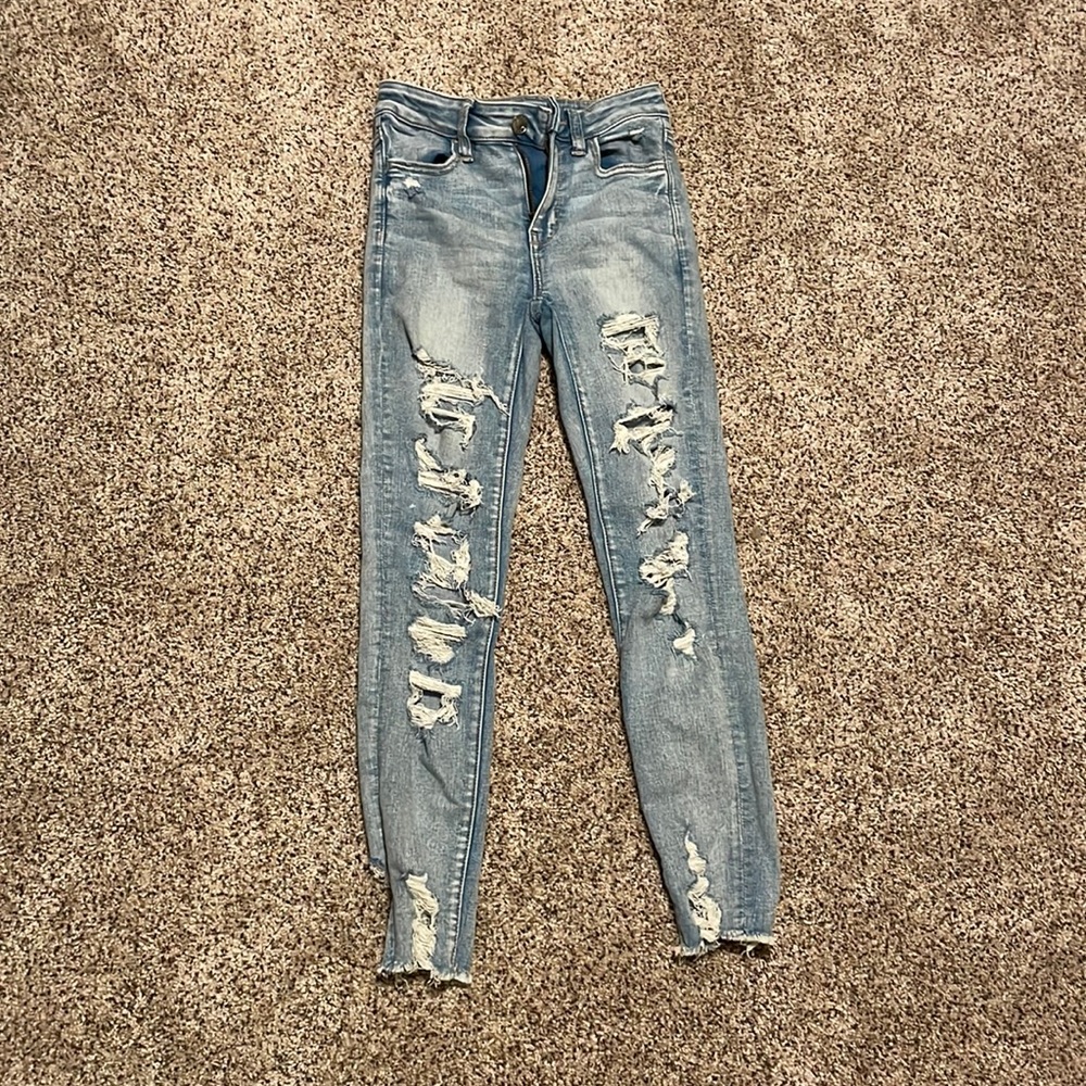 american eagle ripped light wash jeans